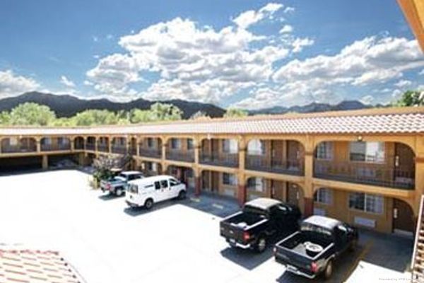 DAYS INN BISHOP (Bishop)
